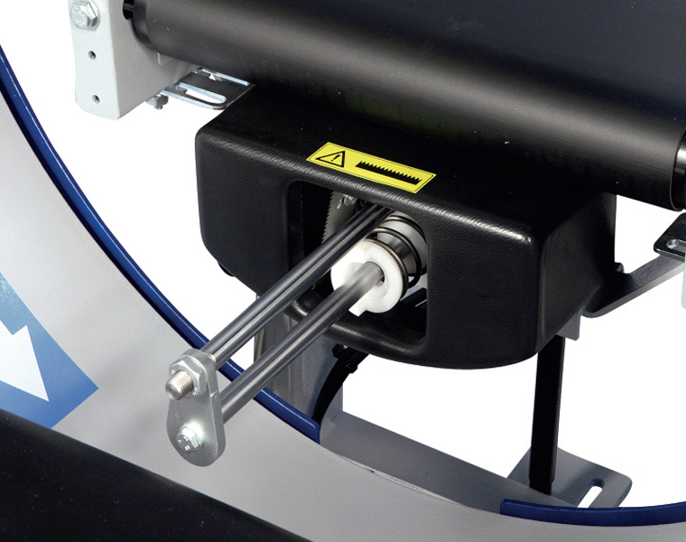 水平式缠绕机上断膜机构